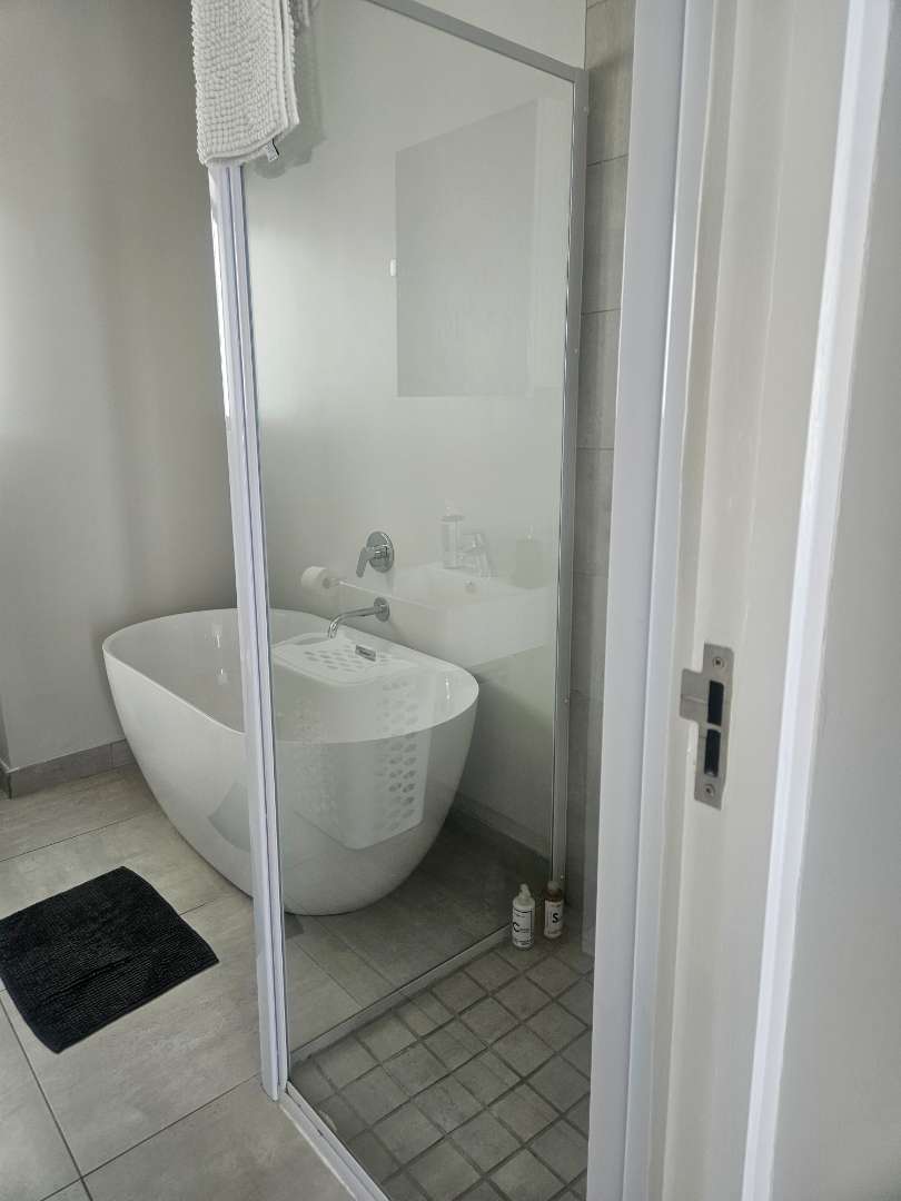 To Let 2 Bedroom Property for Rent in Summerstrand Eastern Cape